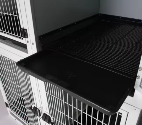 Trzypoziomowy zestaw 12 klatek weterynaryjnych z komorą do tlenoterapii Trzypoziomowy zestaw 12 klatek weterynaryjnych z komorą do tlenoterapii